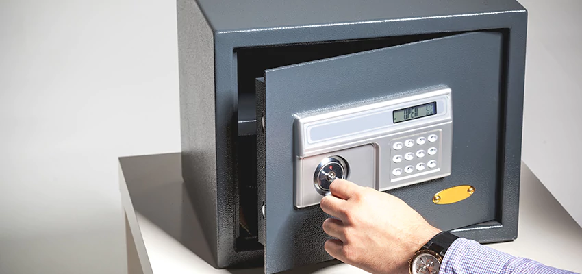 Jewelry Safe Unlocking Service in Deltona, Florida