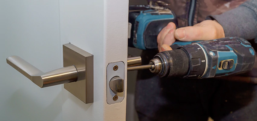 Broken Door Handle Lock Repair in Deltona, Florida